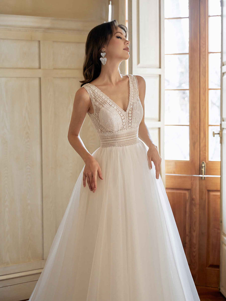 Elegant A-line V-neck Maxi Long Handmade Lace Wedding Dresses,WD802